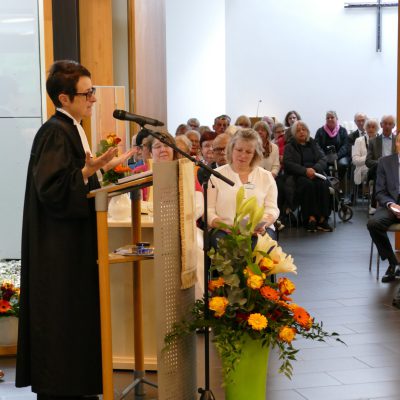 Pfarrerin Susanne Munzert beim Festgottesdienst